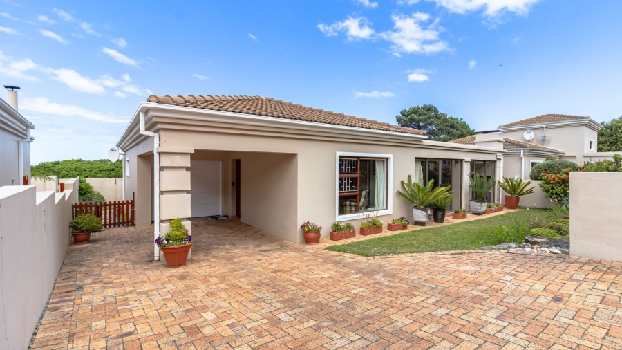 3 Bedroom Property for Sale in Chanteclair Western Cape